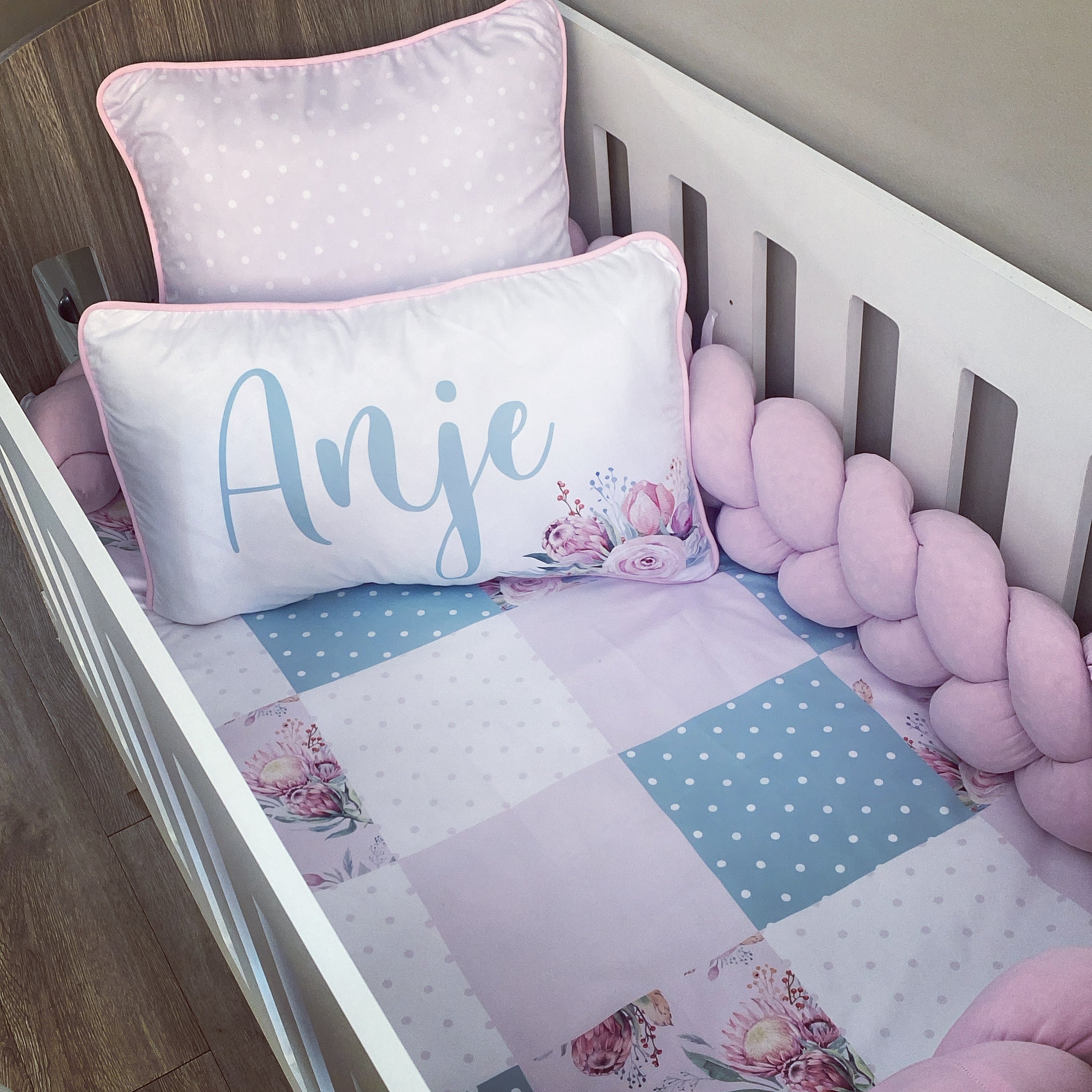 Cot Bedding - Protea Flower Set 01