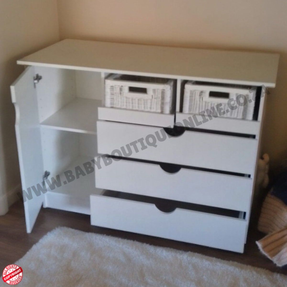 Large Compactum With Split Baskets White - Half Moon Cut Outs B0297
