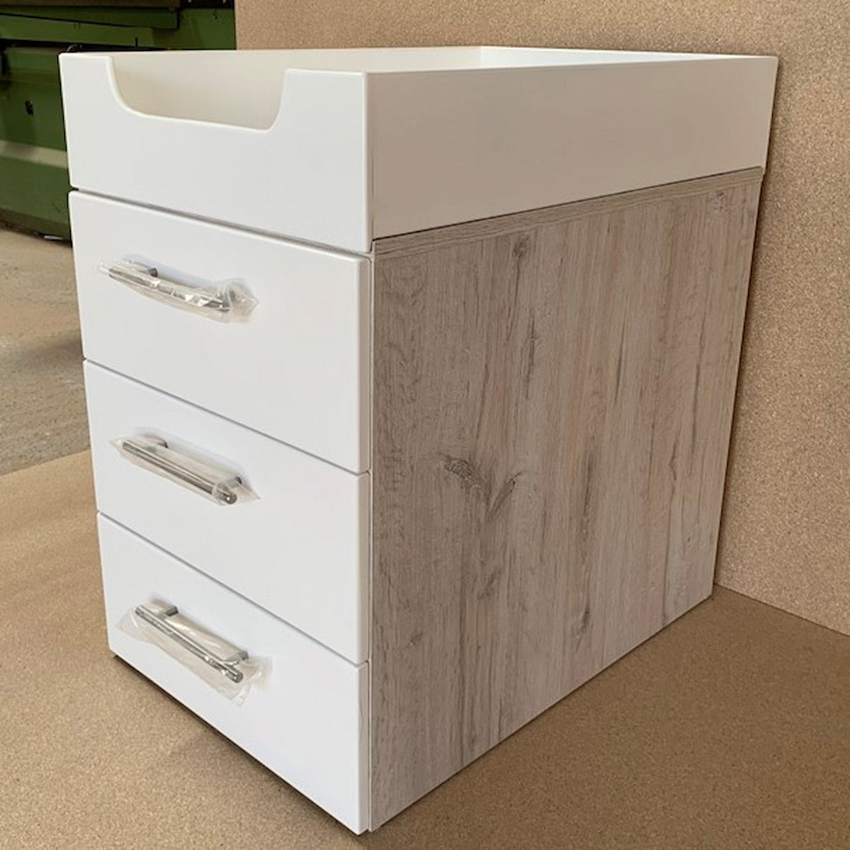 4-in-1-ChestofDrawers with changing station 