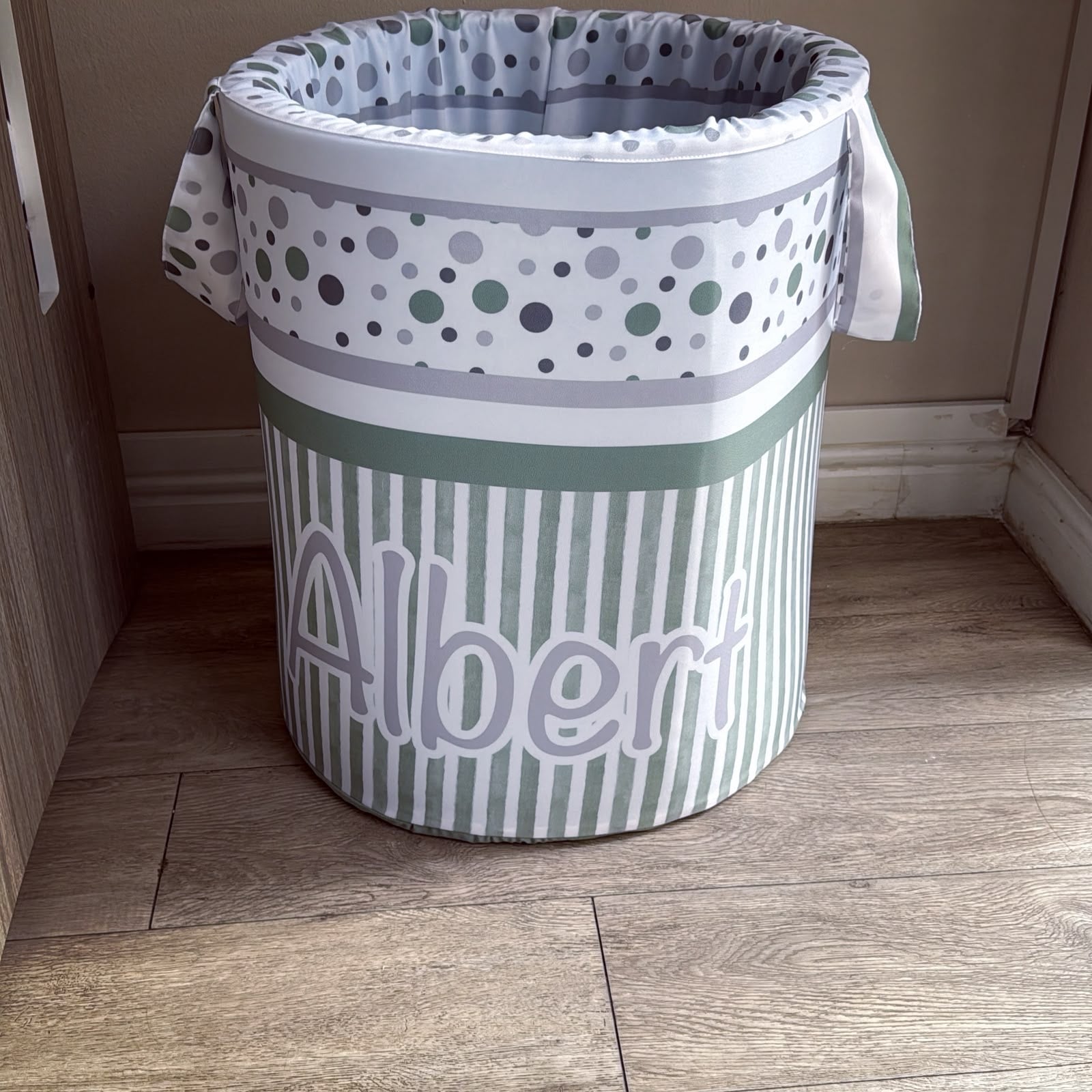 Cot Bedding - On the Farm Sage Set 03 basket