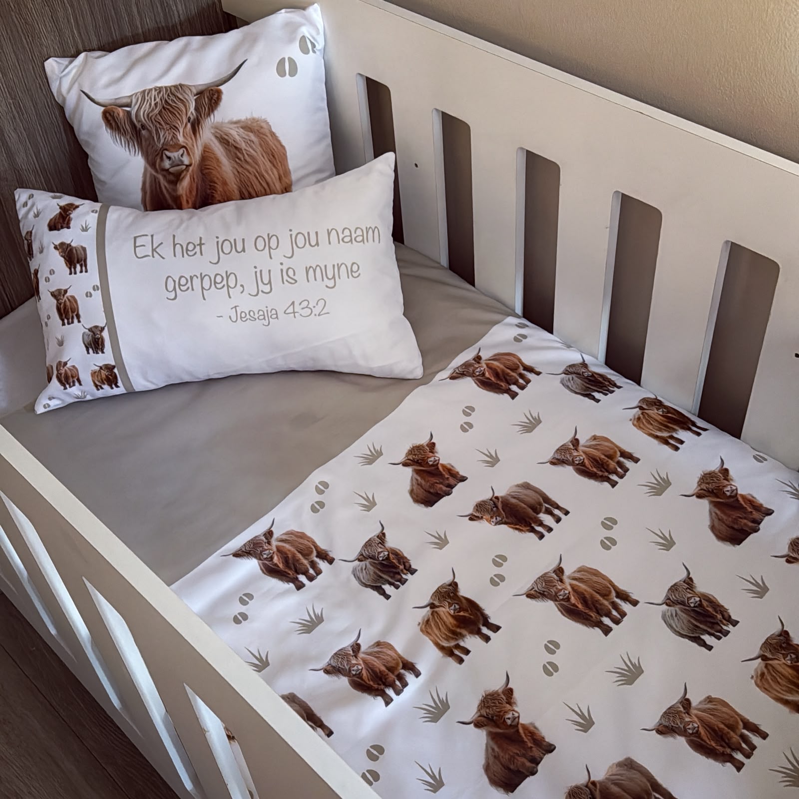 Cot Bedding - Stone Highland Cow Set 04